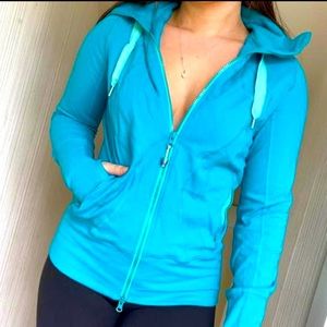 LULULEMON STRIDE JACKET 🩵